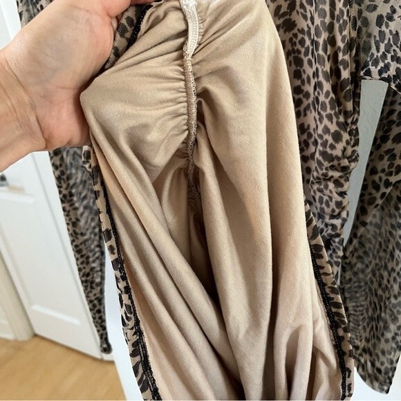 REFORMATION Tomas  Long Sleeve Mini Dress in Brown Cheetah L NWOT - Picture 6 of 15